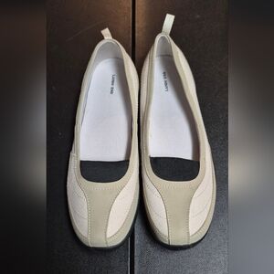 Ladies size 10B Lands' End Nature Tex slip on flat shoes
